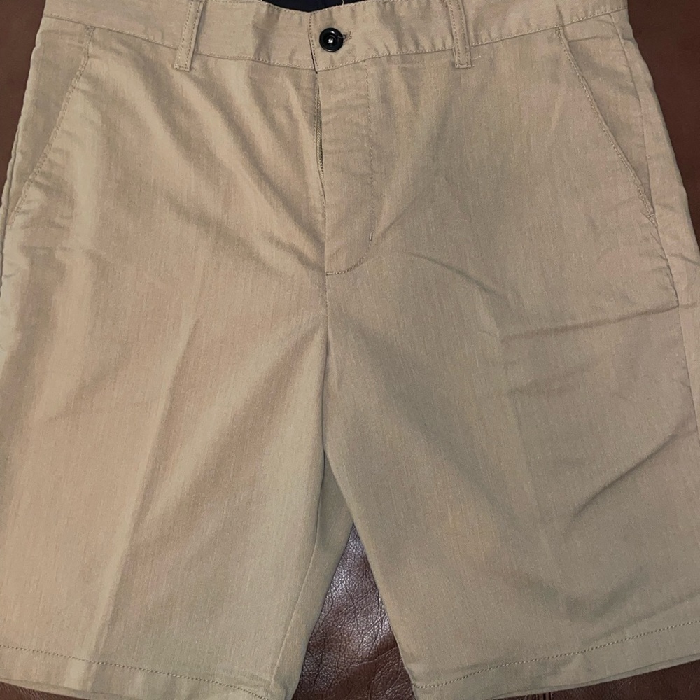 Men’s khaki shorts